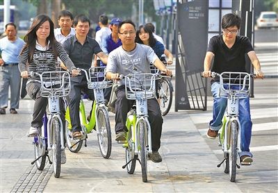 體驗首（shǒu）批建成的部分公（gōng）共自行車租賃係統服（fú）務站點